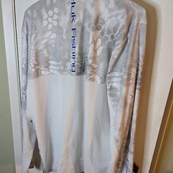 Huk Performance Fishing Shirt - Picture 3 of 3